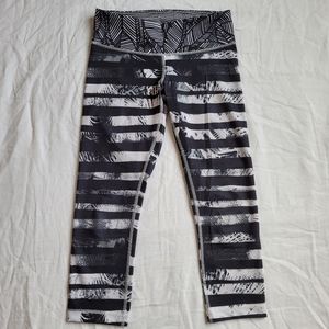 Sz 6 Lululemon Wunder Under Crop II *Full-On Luon